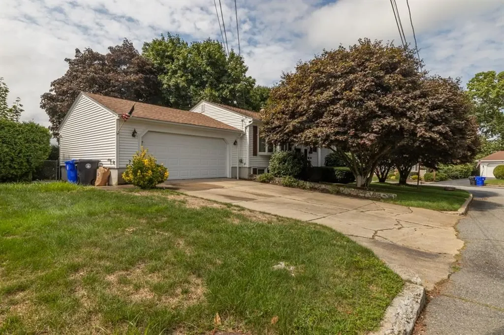 3 Twins Lane North Providence RI 02904