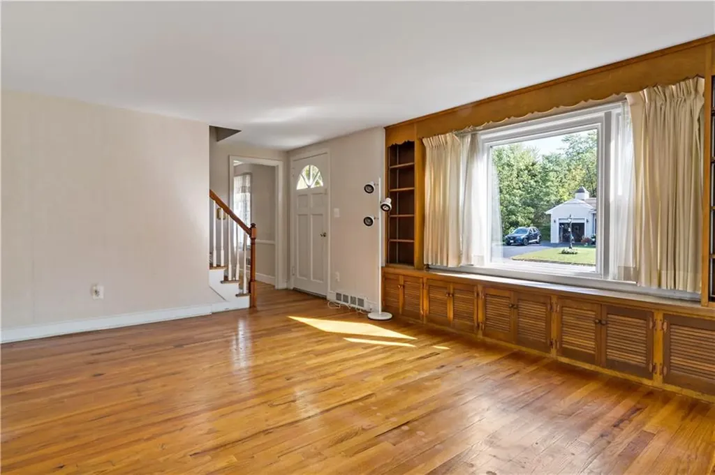 23 Terrace Drive Bristol RI 02809