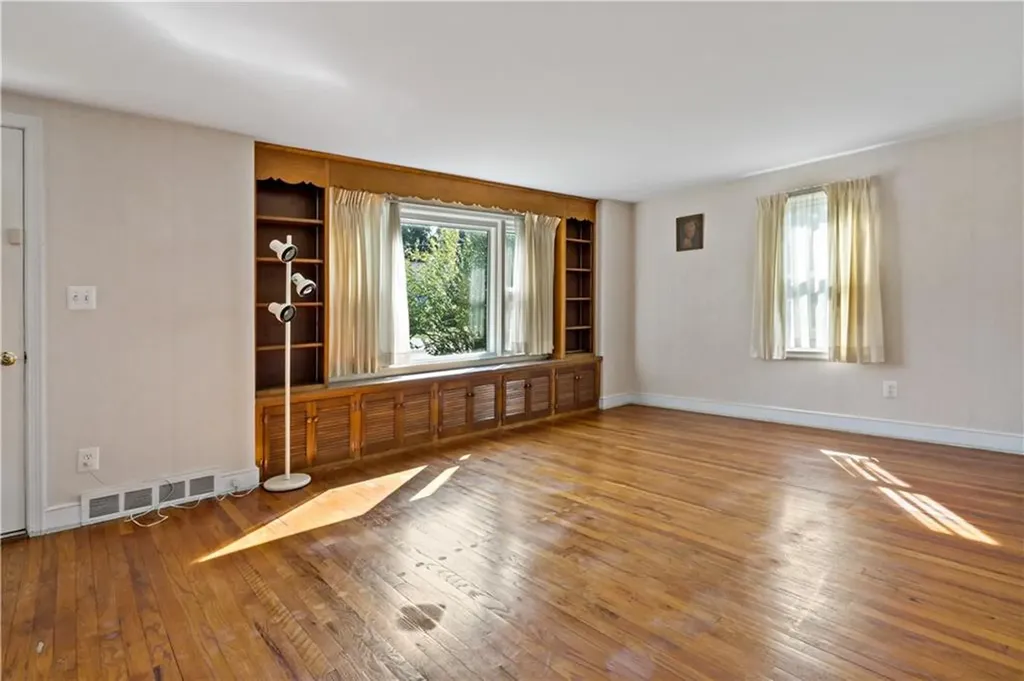 23 Terrace Drive Bristol RI 02809