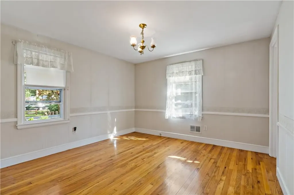 23 Terrace Drive Bristol RI 02809