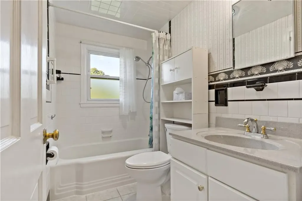 23 Terrace Drive Bristol RI 02809
