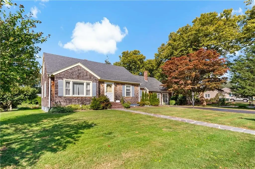 23 Terrace Drive Bristol RI 02809