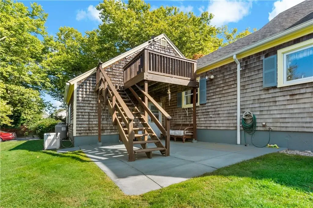 23 Terrace Drive Bristol RI 02809