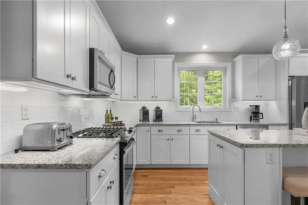 11 Carriage Hill Road Scituate RI 02857