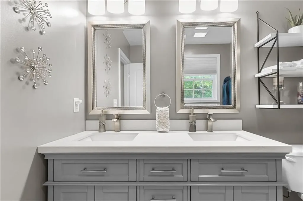 11 Carriage Hill Road Scituate RI 02857