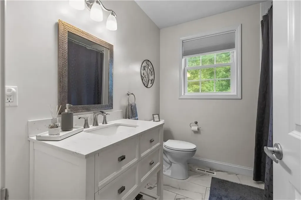 11 Carriage Hill Road Scituate RI 02857