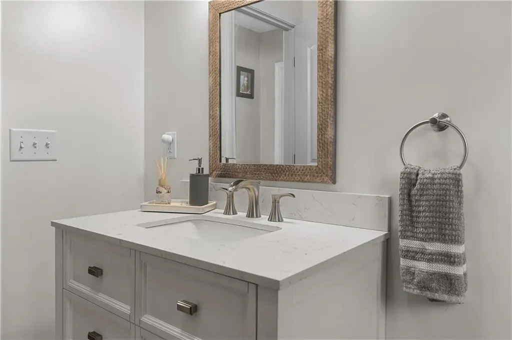 11 Carriage Hill Road Scituate RI 02857