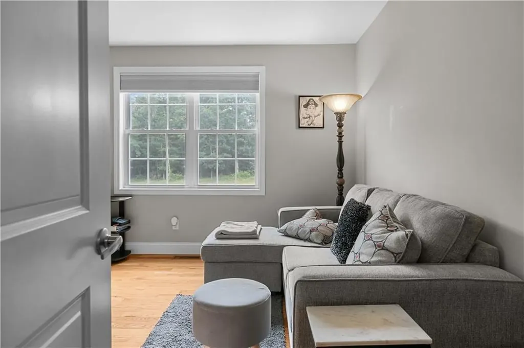 11 Carriage Hill Road Scituate RI 02857