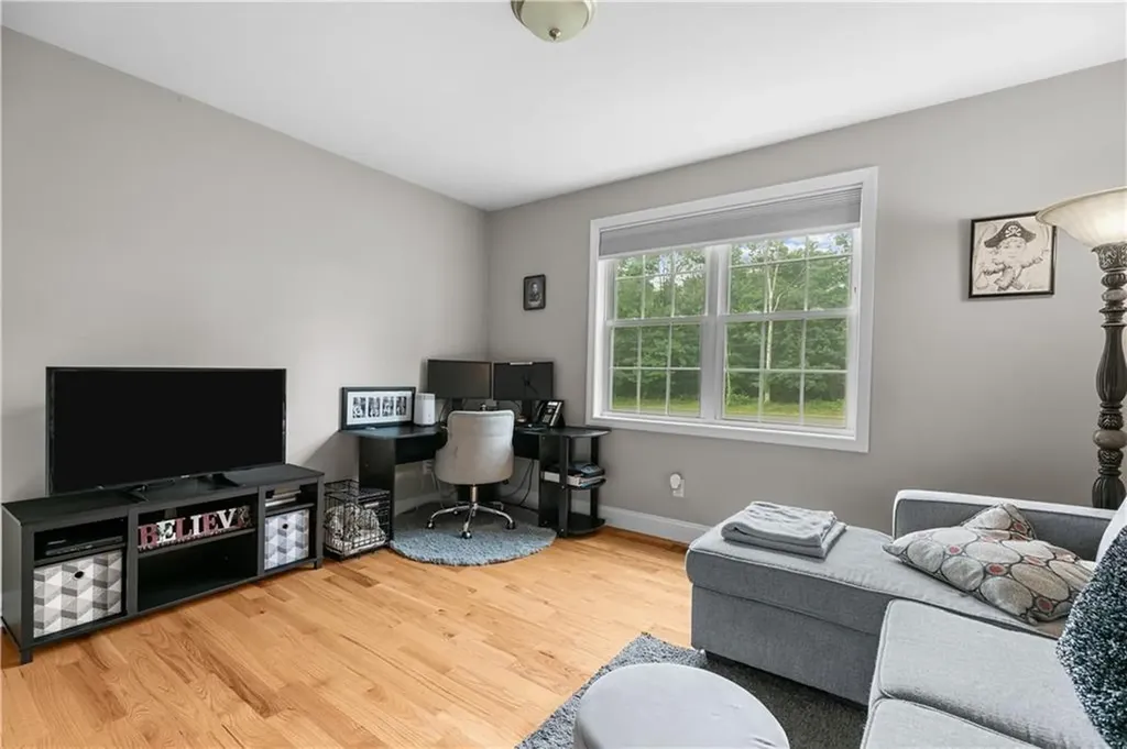 11 Carriage Hill Road Scituate RI 02857