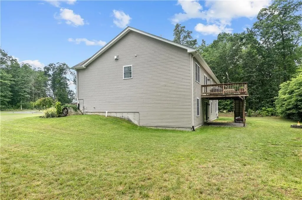 11 Carriage Hill Road Scituate RI 02857