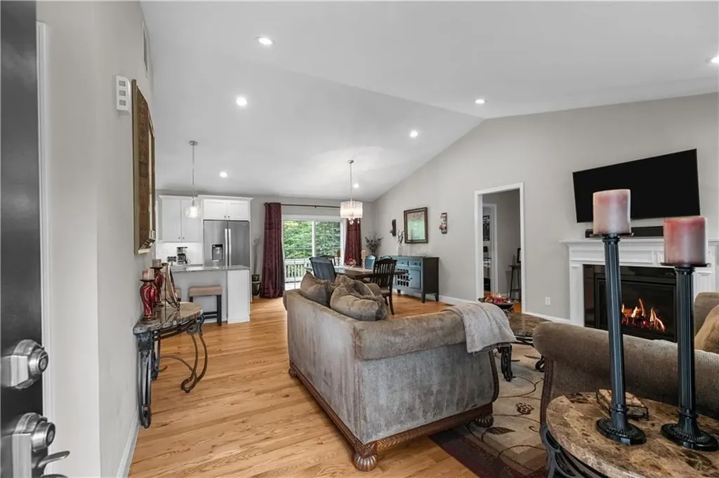 11 Carriage Hill Road Scituate RI 02857