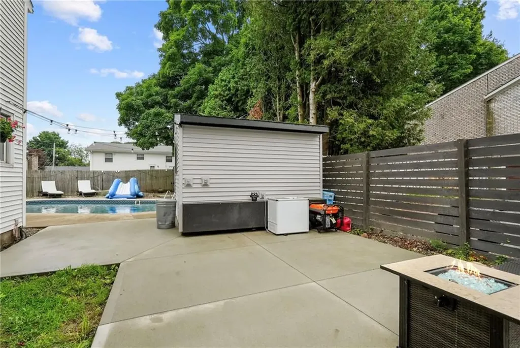 8 Green Valley Drive Johnston RI 02919