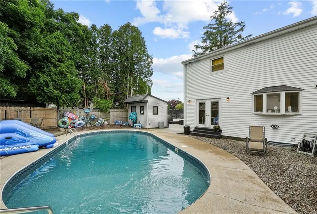 8 Green Valley Drive Johnston RI 02919