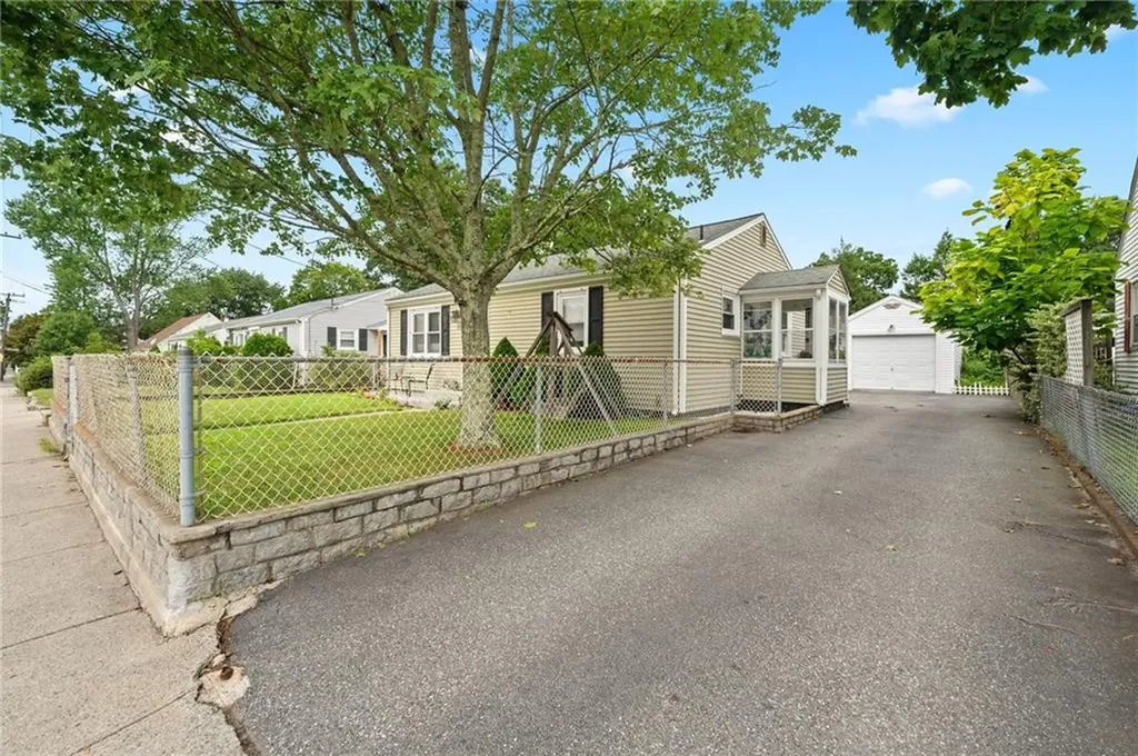 171 Avenue A Woonsocket RI 02895