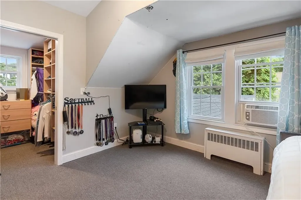 21 Kearsarge Drive Cranston RI 02920