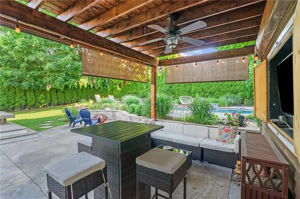 21 Kearsarge Drive Cranston RI 02920