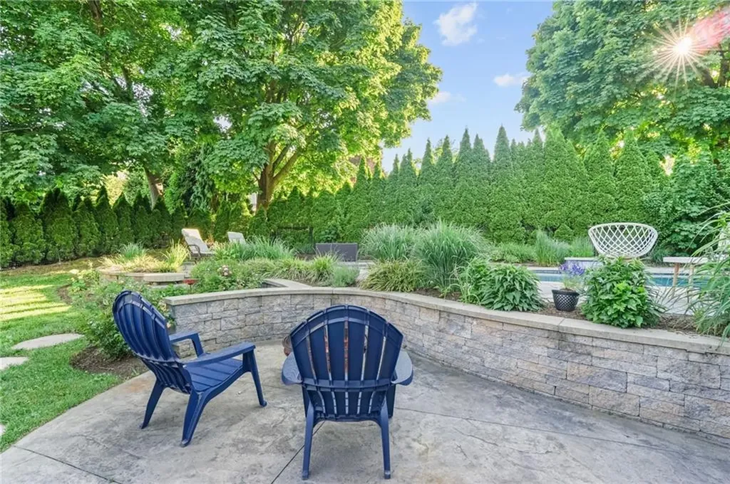 21 Kearsarge Drive Cranston RI 02920