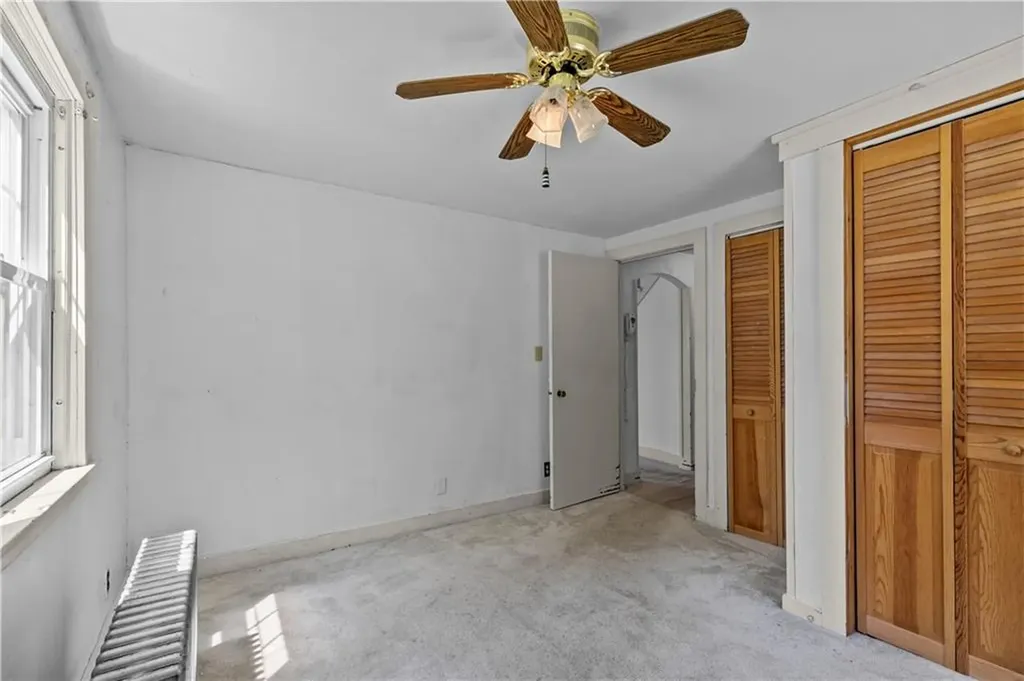 18 Rocky Avenue Tiverton RI 02878