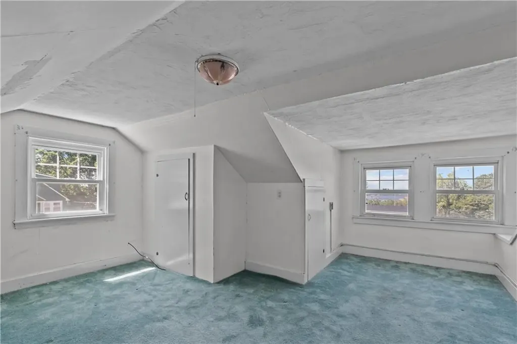 18 Rocky Avenue Tiverton RI 02878
