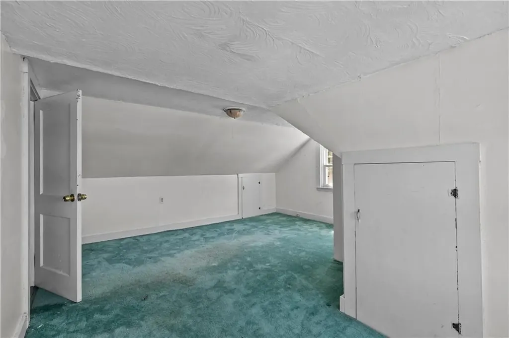 18 Rocky Avenue Tiverton RI 02878