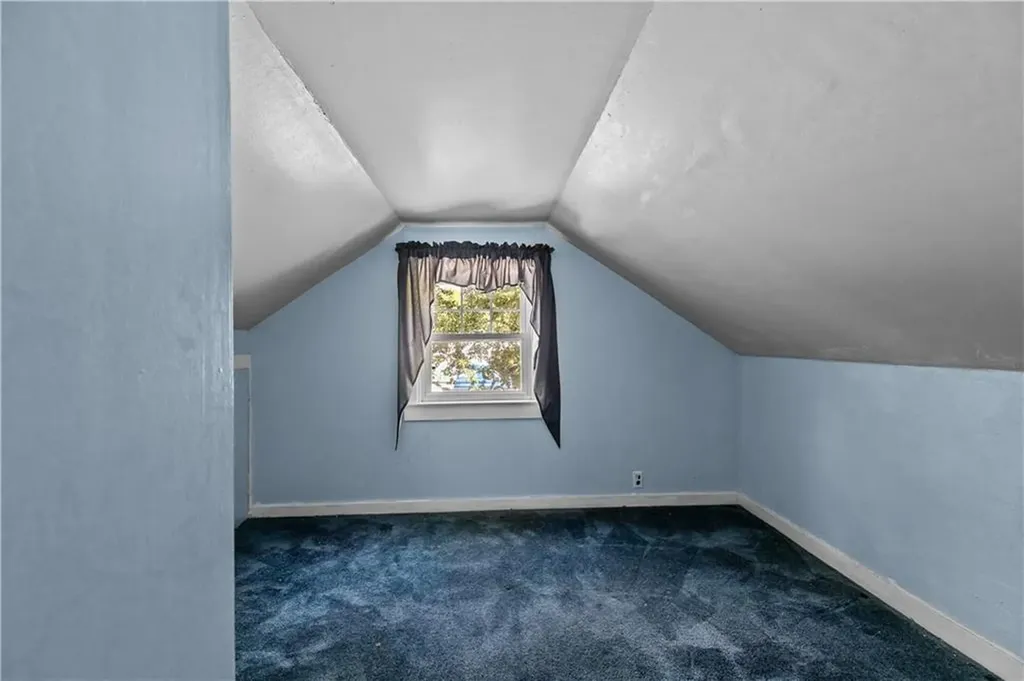 18 Rocky Avenue Tiverton RI 02878