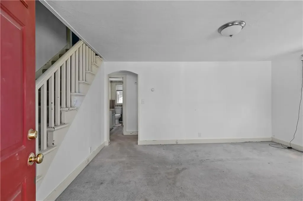 18 Rocky Avenue Tiverton RI 02878