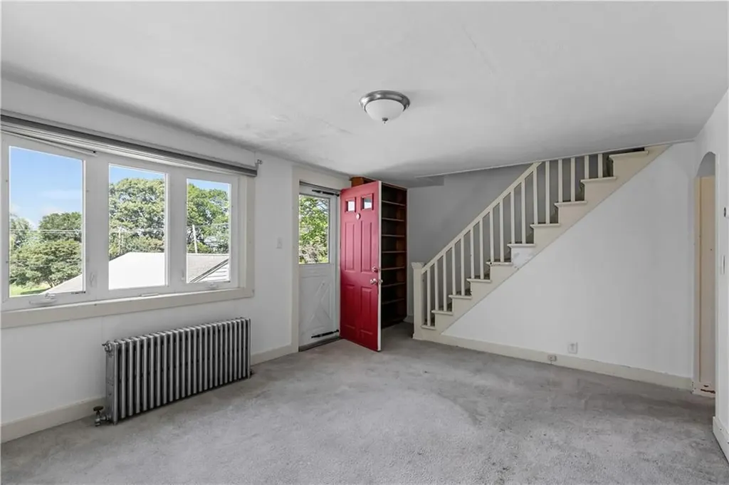 18 Rocky Avenue Tiverton RI 02878