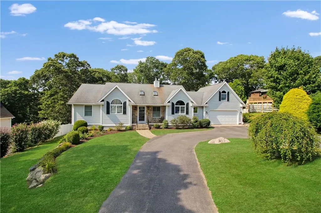 39 Edgewood Avenue Westerly RI 02891