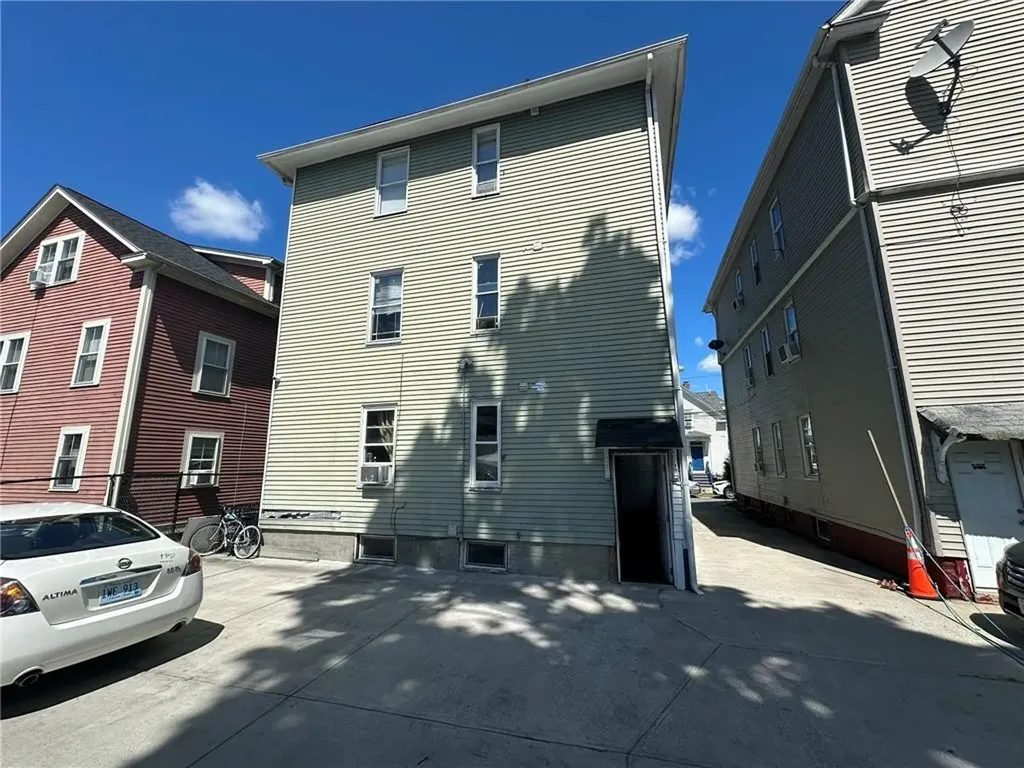 78 80 Potters Avenue Providence RI 02905