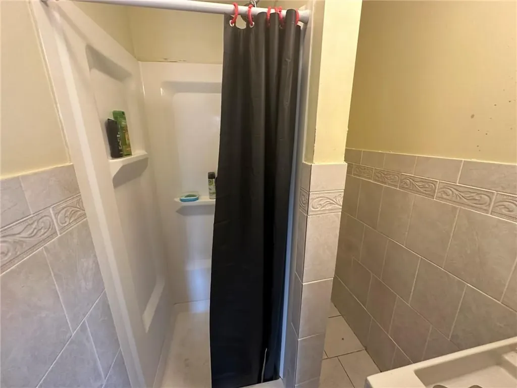 78 80 Potters Avenue Providence RI 02905