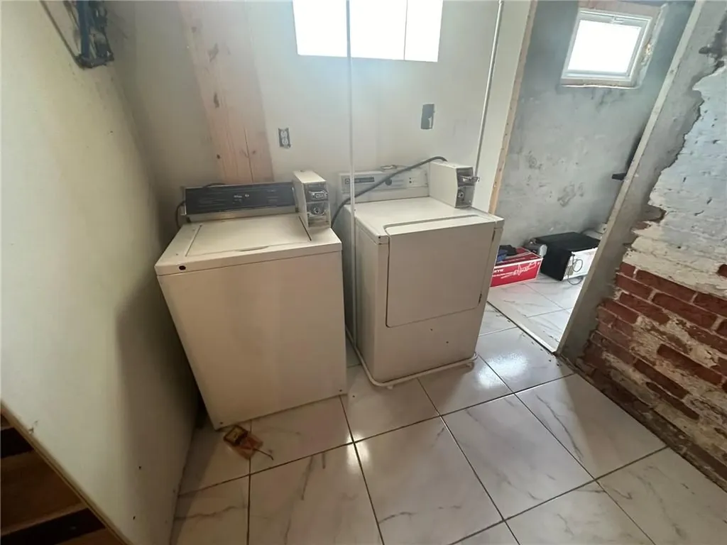 78 80 Potters Avenue Providence RI 02905