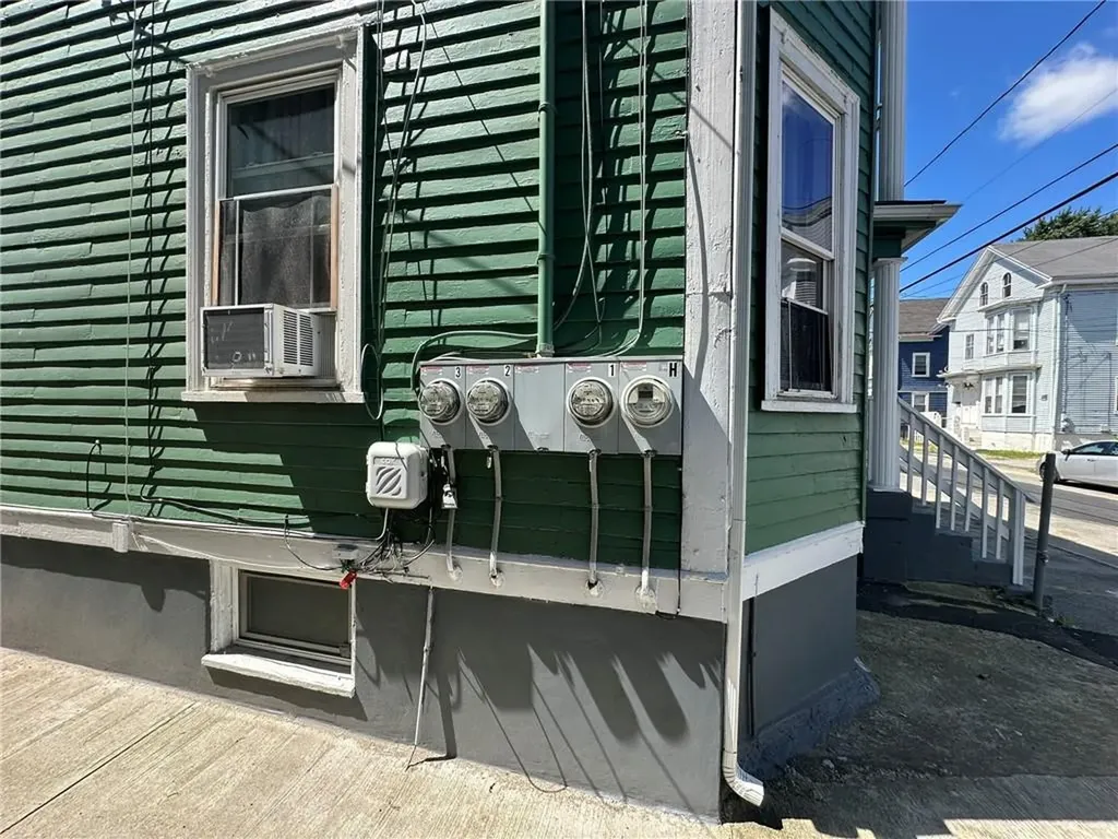 78 80 Potters Avenue Providence RI 02905