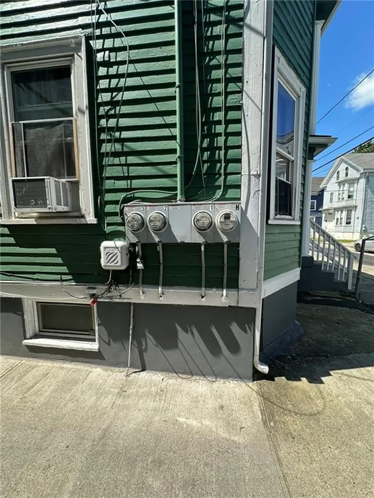 78 80 Potters Avenue Providence RI 02905