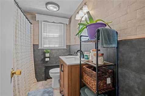 24 Ruxton Street Cranston RI 02910