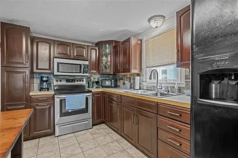 24 Ruxton Street Cranston RI 02910