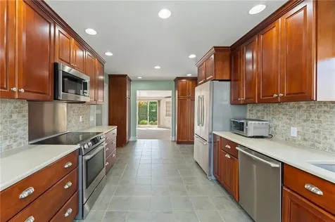 34 Tryon Avenue East Providence RI 02916