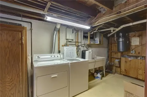 34 Tryon Avenue East Providence RI 02916