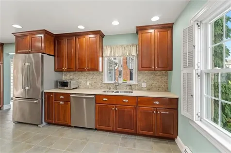 34 Tryon Avenue East Providence RI 02916