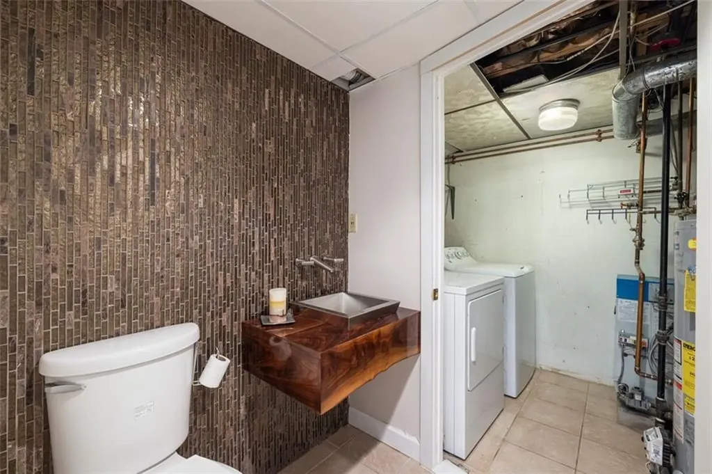 95 Amy Drive Cranston RI 02921