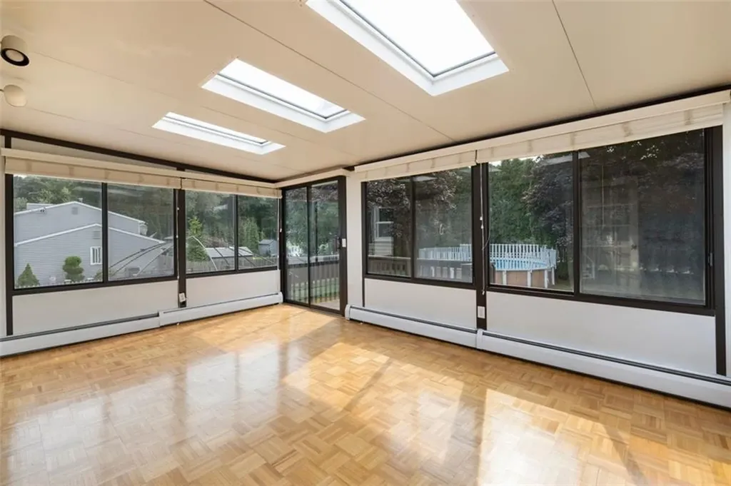 95 Amy Drive Cranston RI 02921