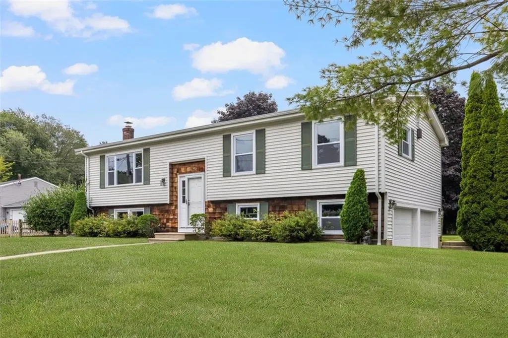 95 Amy Drive Cranston RI 02921