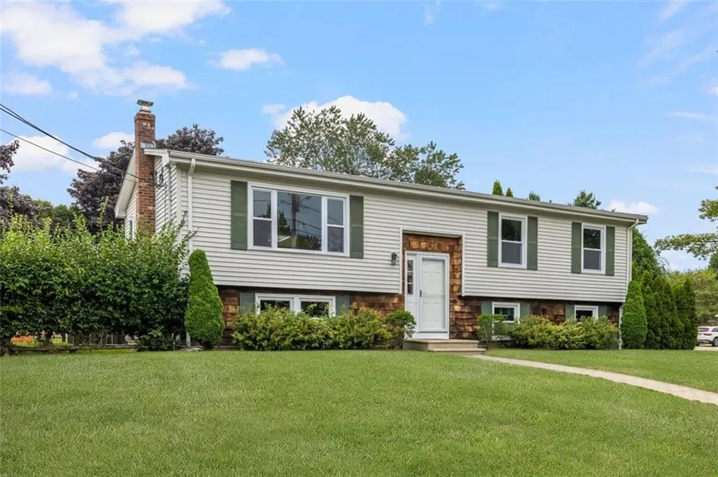 95 Amy Drive Cranston RI 02921