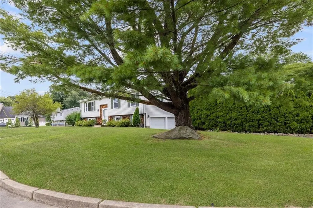 95 Amy Drive Cranston RI 02921