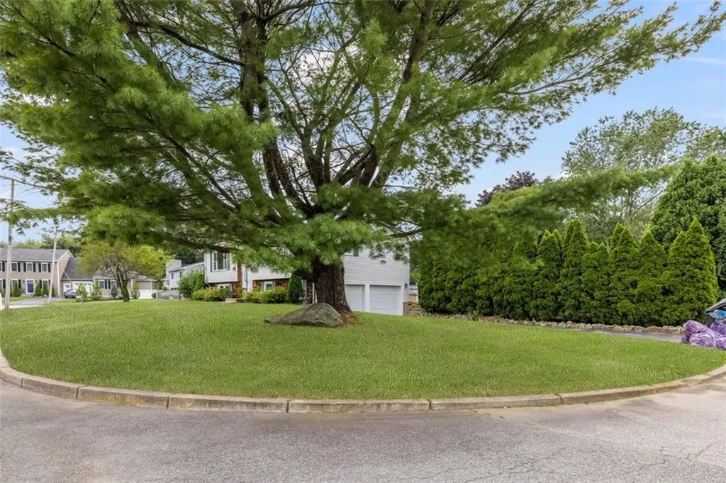 95 Amy Drive Cranston RI 02921