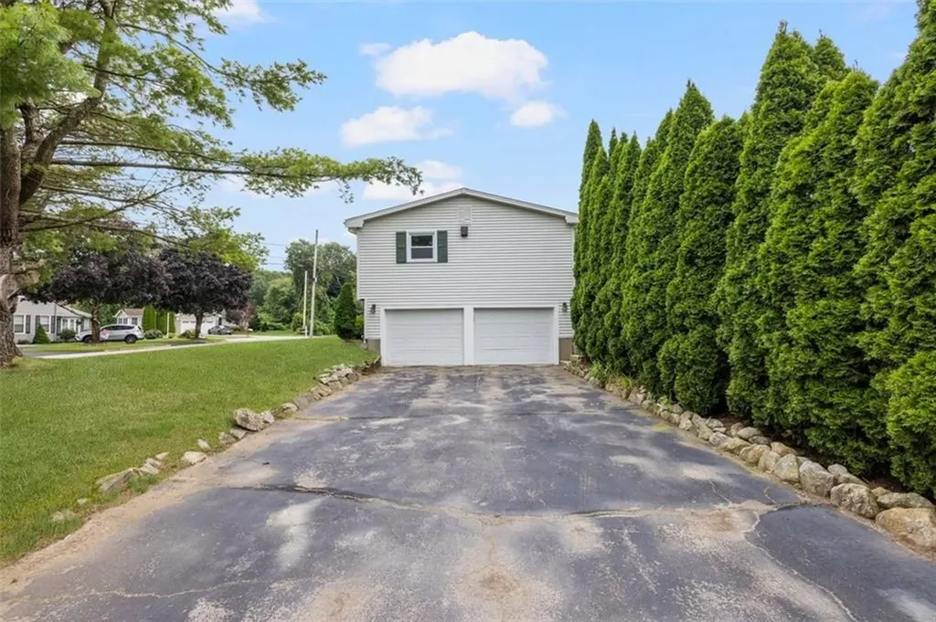 95 Amy Drive Cranston RI 02921