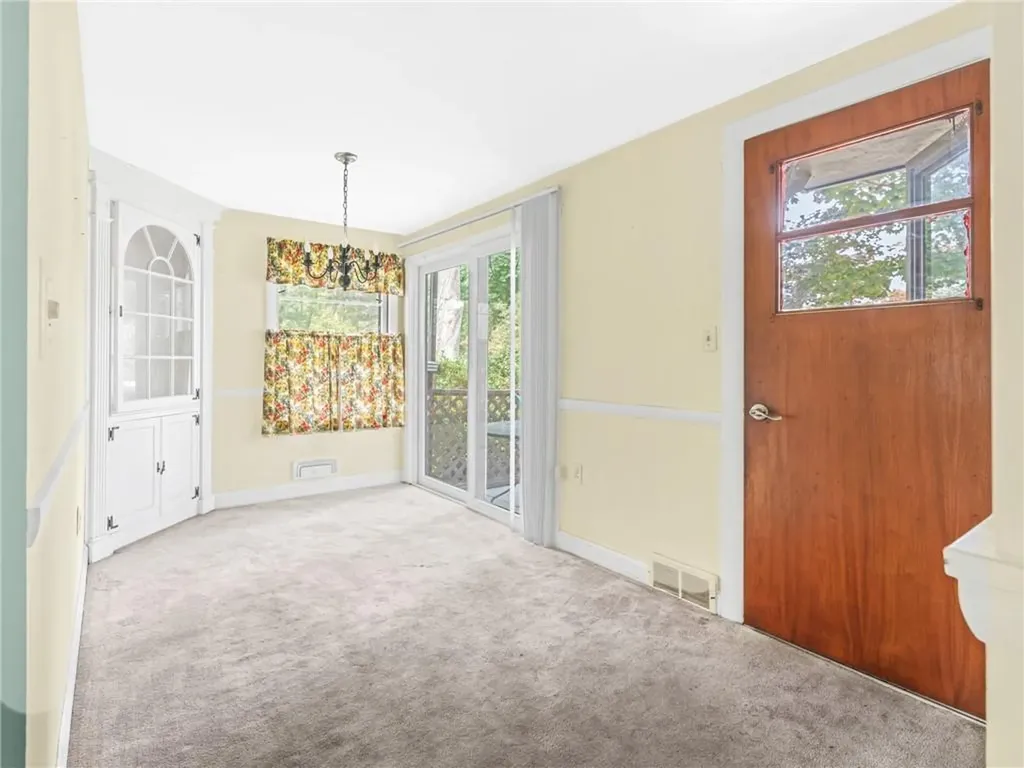 68 Hope Avenue Warwick RI 02889