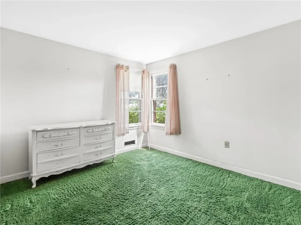 68 Hope Avenue Warwick RI 02889