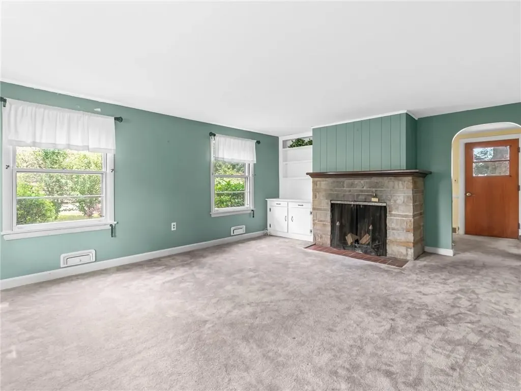 68 Hope Avenue Warwick RI 02889