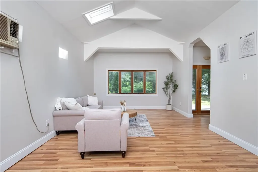 75 Glenco Road Warwick RI 02889