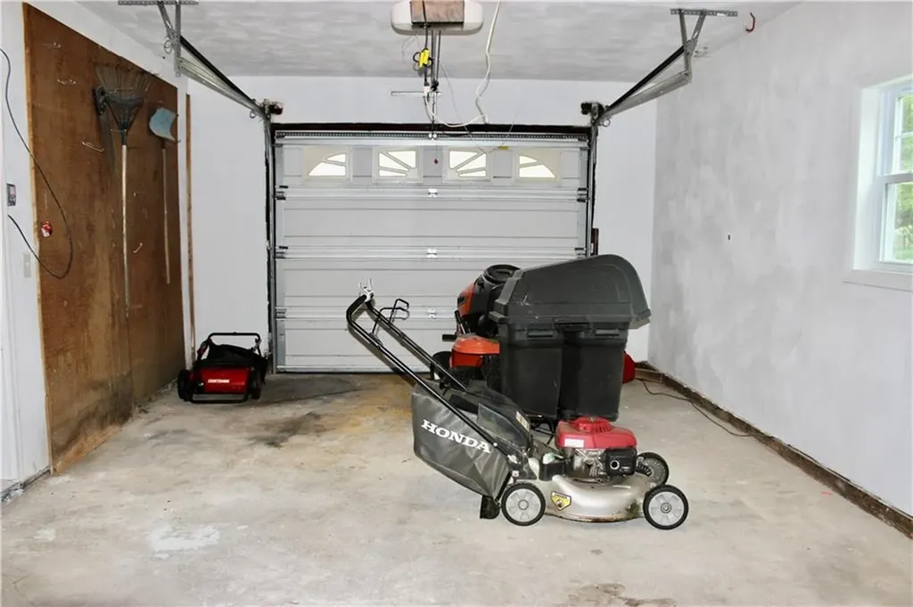 11 Manning Court Coventry RI 02816